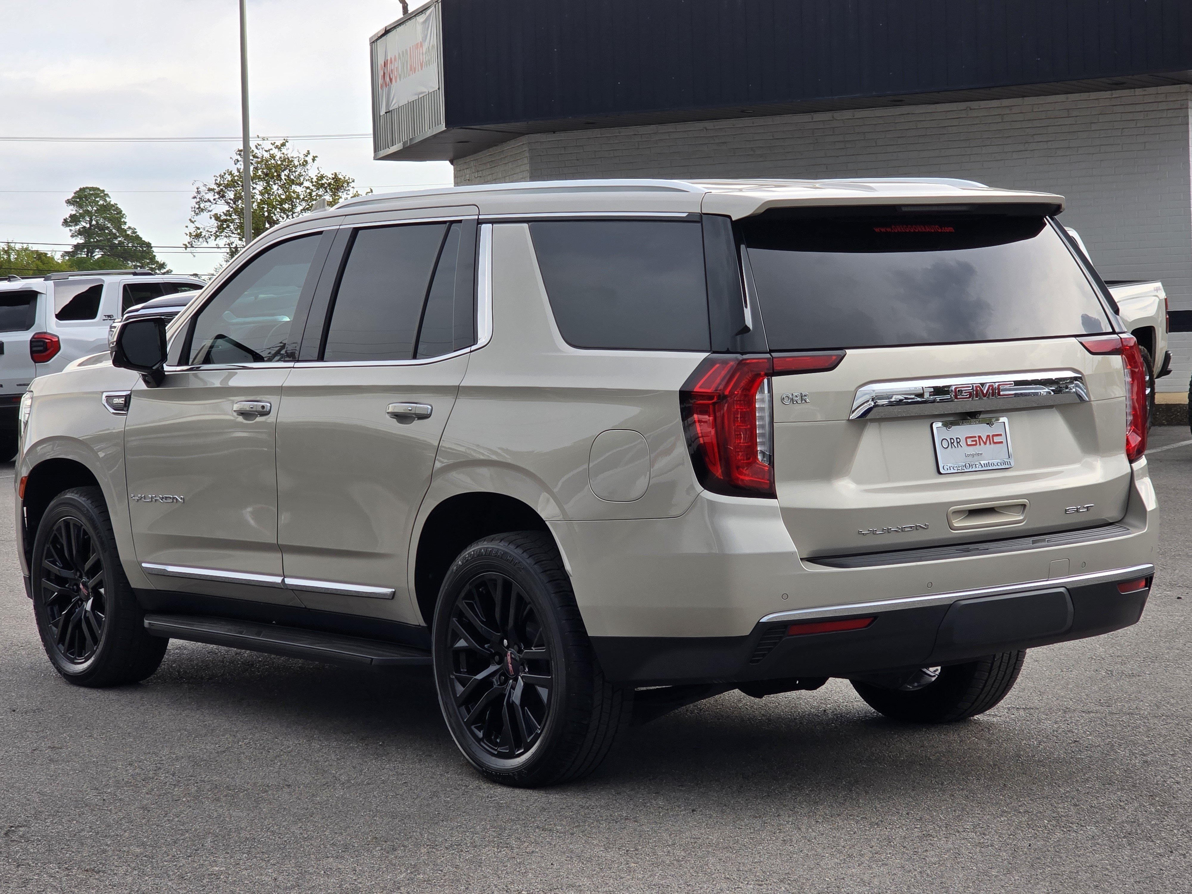Used 2021 GMC Yukon SLT w/ SLT Premium Package RWD image 6