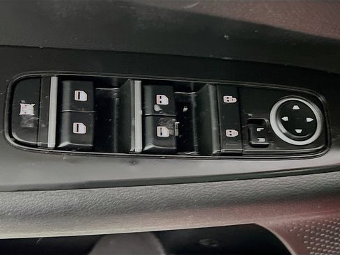 Used 2024 Kia Forte LXS image 16