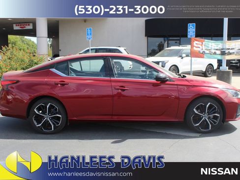 Used 2023 Nissan Altima 2.5 SR FWD image 6