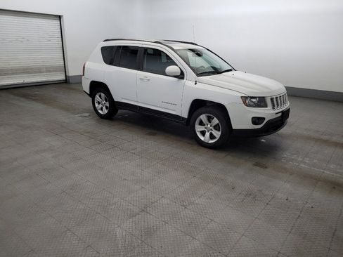 Used 2014 Jeep Compass Latitude w/ Sun/Sound Group AWD/4WD image 11