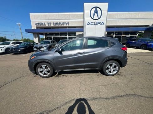 Used 2019 Honda HR-V LX image 3