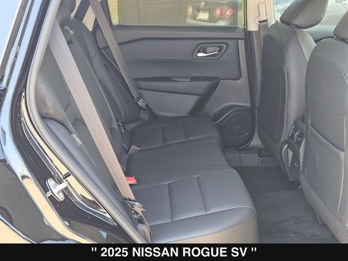 Used 2025 Nissan Rogue SV w/ SV Premium Package FWD image 29