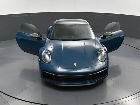 Certified 2024 Porsche 911 Carrera T RWD image 32