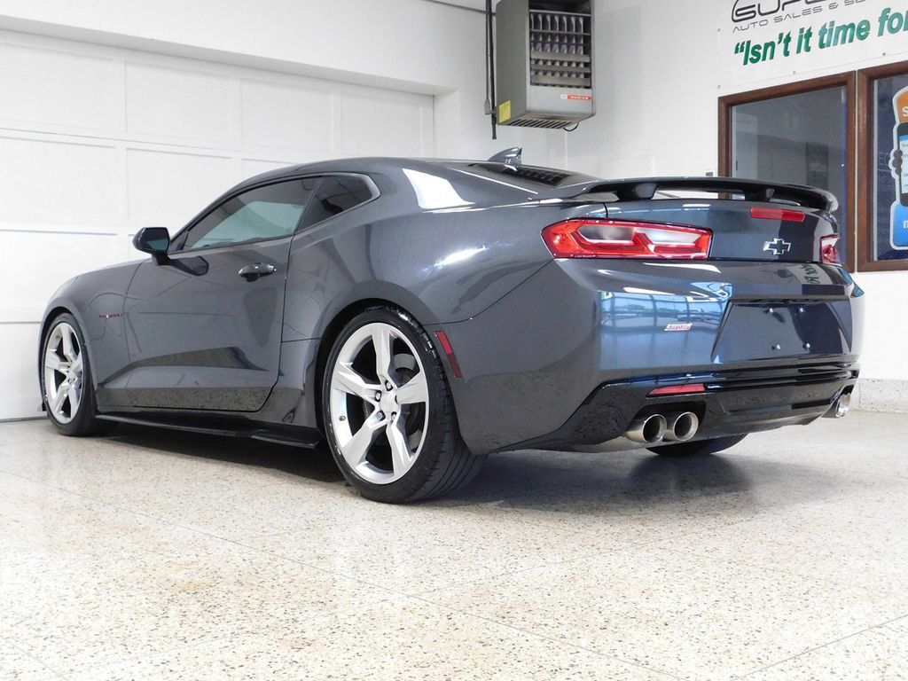Used 2018 Chevrolet Camaro SS RWD image 6