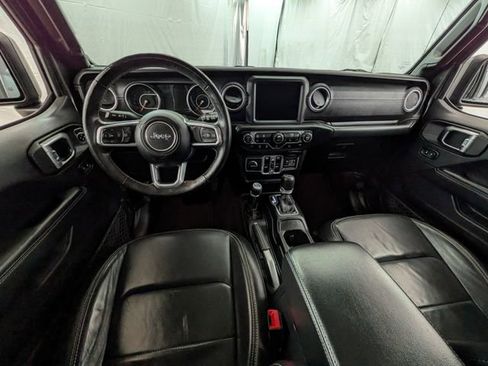 Used 2018 Jeep Wrangler Unlimited Sahara image 11