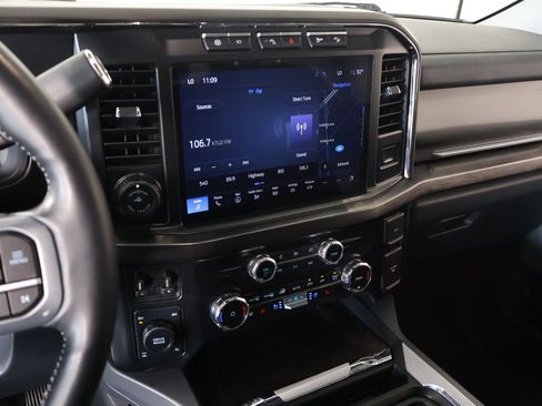 Used 2024 Ford F250 Lariat w/ Lariat Ultimate Package AWD/4WD image 5