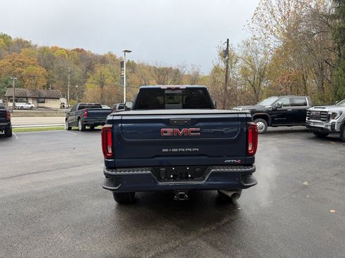 Used 2022 GMC Sierra 2500 AT4 w/ AT4 Preferred Package image 4