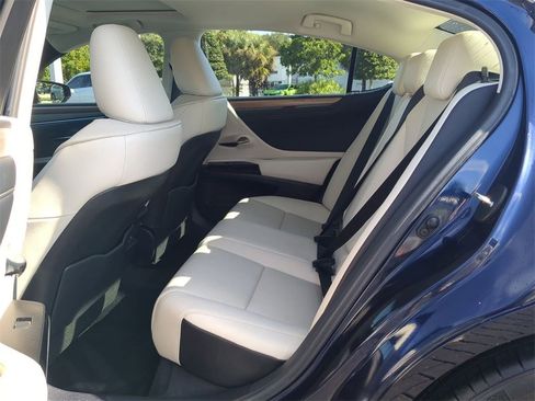 Used 2025 Lexus ES 350 w/ Premium Package image 15