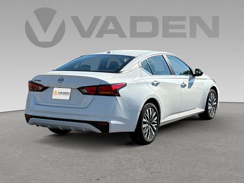Used 2025 Nissan Altima 2.5 SV image 18
