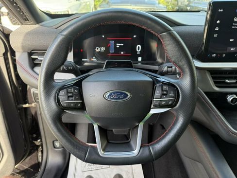 Used 2025 Ford Explorer ST-Line w/ ST-Line Street Pack AWD/4WD image 5