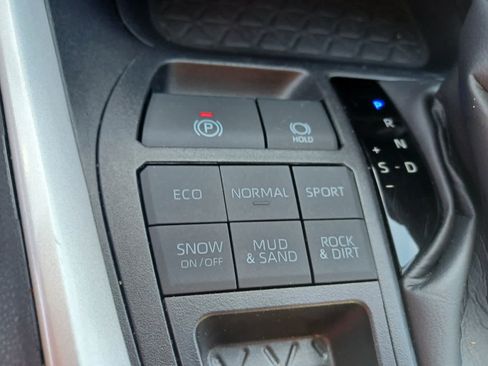 Used 2025 Toyota RAV4 XLE Premium w/ Weather Package AWD/4WD image 15