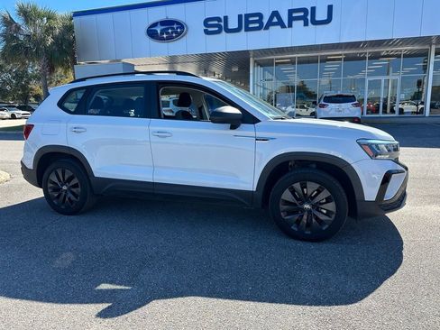 Used 2022 Volkswagen Taos S image 2