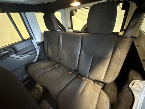 Used 2016 Jeep Wrangler Unlimited Sport image 20