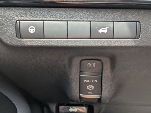 Certified 2025 Nissan Murano SV FWD image 32