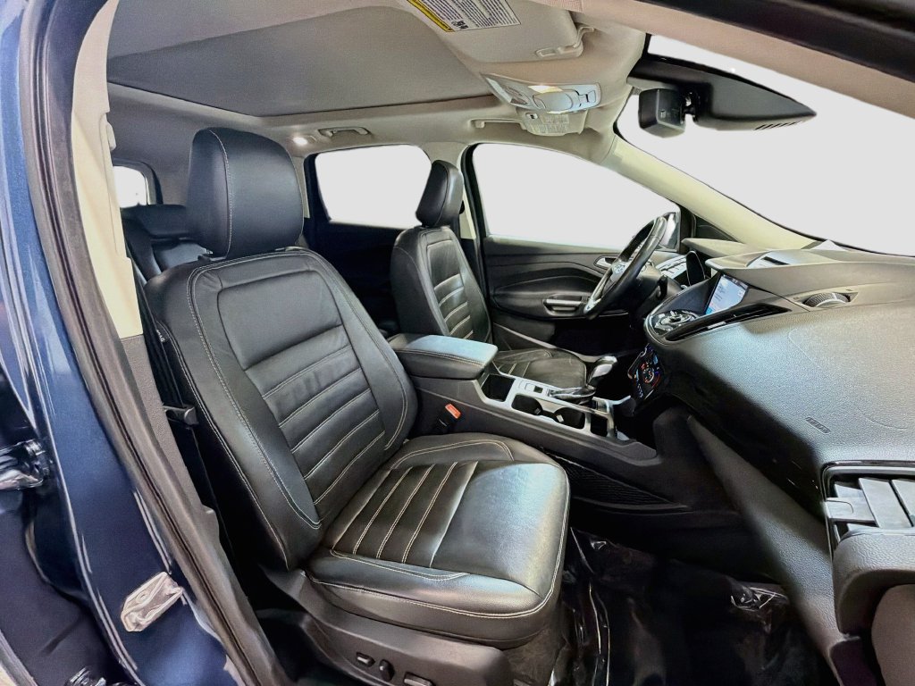 Used 2018 Ford Escape Titanium w/ Ford Safe & Smart Package AWD/4WD image 29