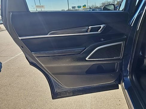 Used 2025 Kia Telluride S image 32
