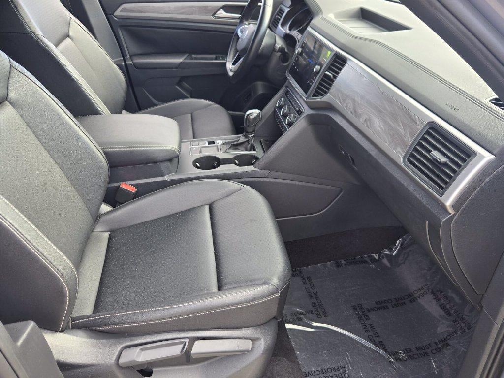 Used 2020 Volkswagen Atlas Cross Sport SE w/ Towing Package FWD image 19