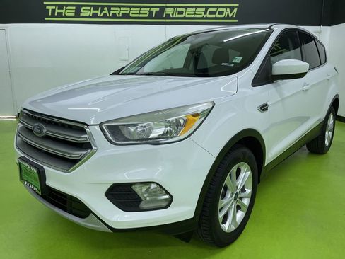 Used 2017 Ford Escape SE image 5