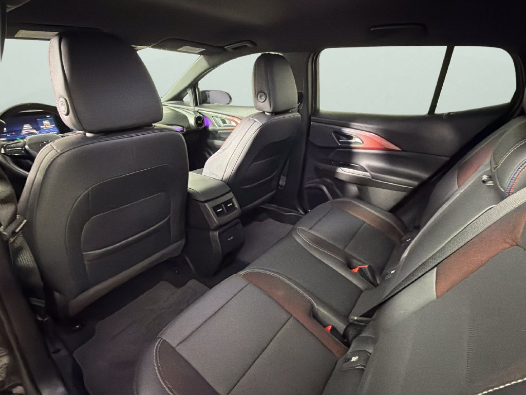 Used 2024 Chevrolet Equinox EV RS FWD image 27
