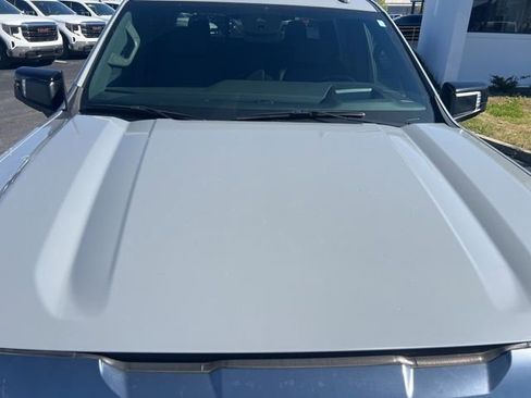 Used 2024 GMC Sierra 1500 AT4 w/ Technology Package image 18