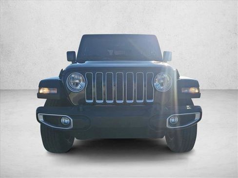 Used 2022 Jeep Gladiator Overland w/ Popular Equipment Package image 2