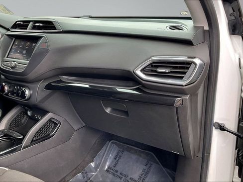 Used 2021 Chevrolet TrailBlazer LT image 17