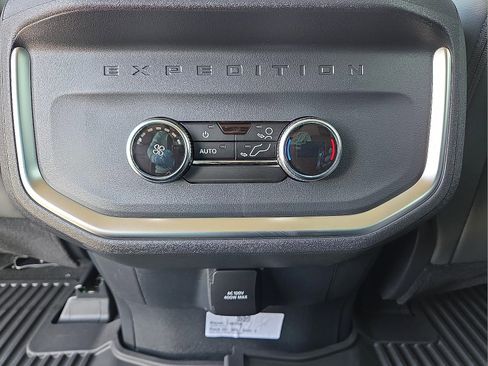 New 2026 Ford Expedition Active image 15