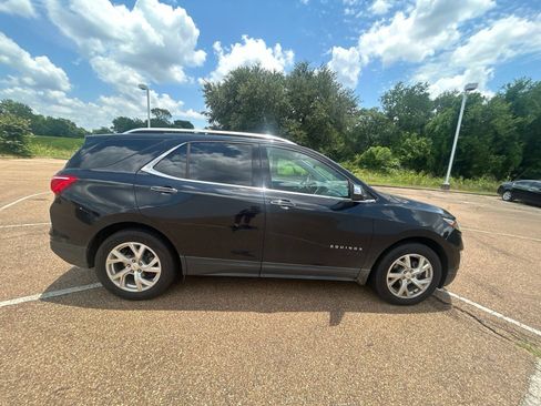 Used 2020 Chevrolet Equinox Premier FWD image 5