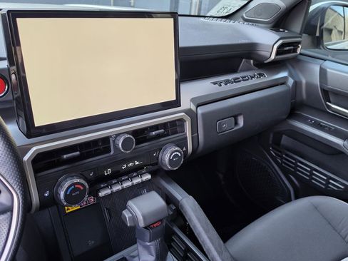 Used 2024 Toyota Tacoma TRD Off-Road w/ TRD Off Road Upgrade Package image 6