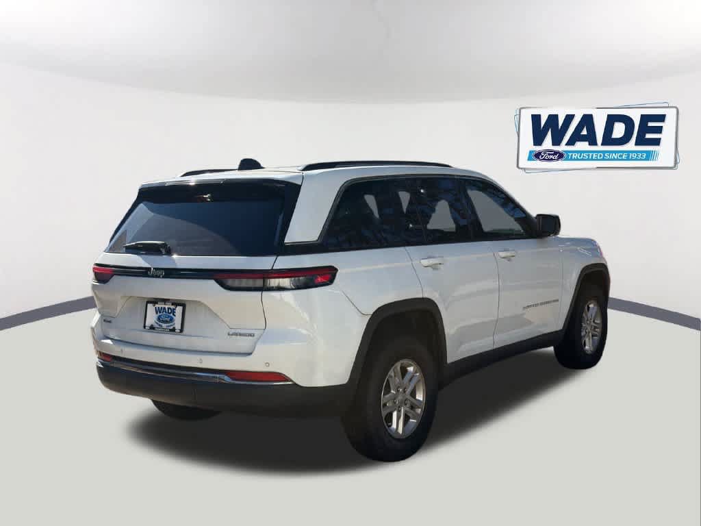 Used 2022 Jeep Grand Cherokee Laredo w/ Luxury Tech Group I AWD/4WD image 5