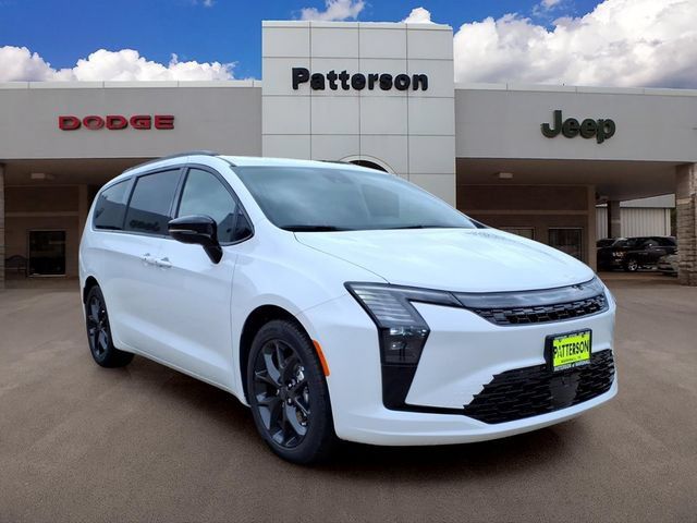 New 2027 Chrysler Pacifica Limited FWD image 1