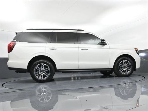 Certified 2026 Ford Expedition Active AWD/4WD image 34