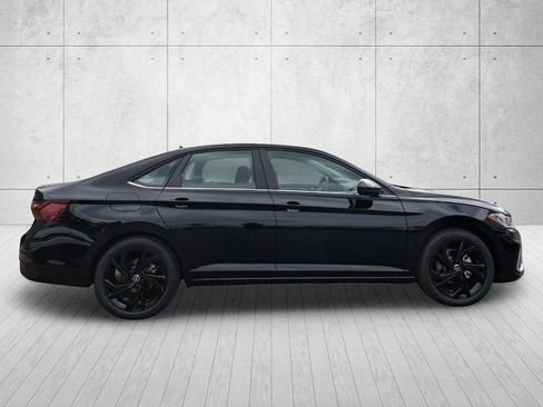 New 2026 Volkswagen Jetta SE image 4