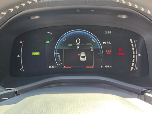 Used 2025 Toyota Camry SE image 20