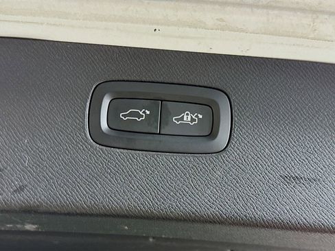 Used 2019 Volvo XC90 T6 Momentum image 35