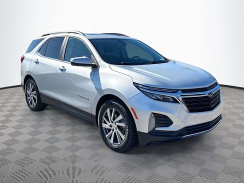 Used 2022 Chevrolet Equinox LT image 3