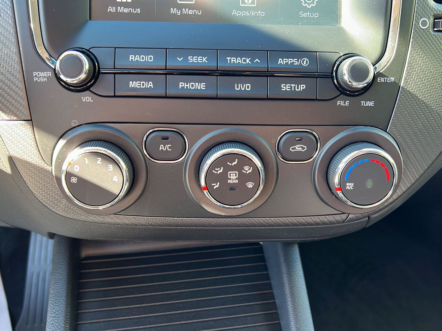 Used 2018 Kia Forte S w/ S Technology Plus Package FWD image 13