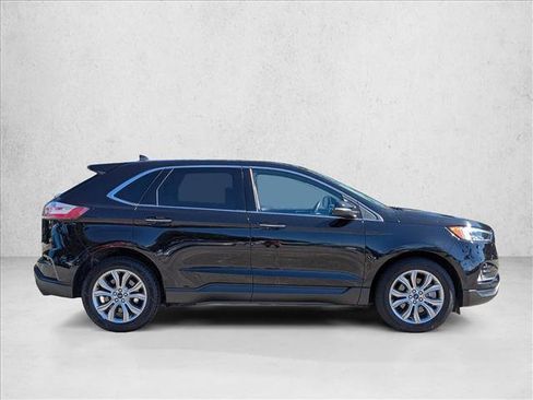 Used 2022 Ford Edge Titanium w/ Equipment Group 301A image 4