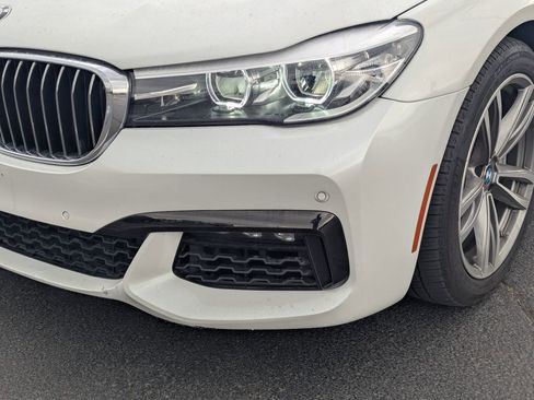 Used 2019 BMW 740i w/ M Sport Package RWD image 12