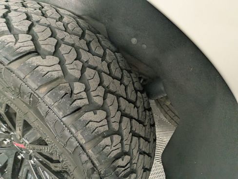 Used 2019 GMC Yukon XL SLT w/ Open Road Package image 15