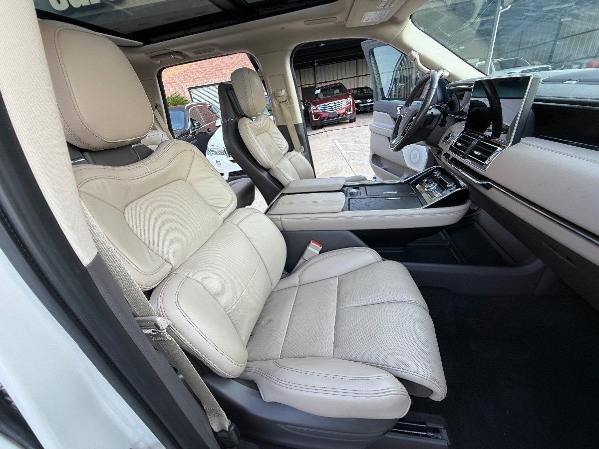 Used 2022 Lincoln Navigator Reserve AWD/4WD image 19