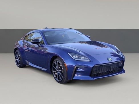 Used 2024 Toyota GR86 image 2