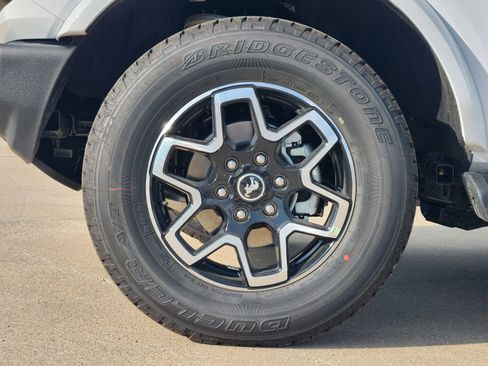 New 2025 Ford Bronco Outer Banks image 8