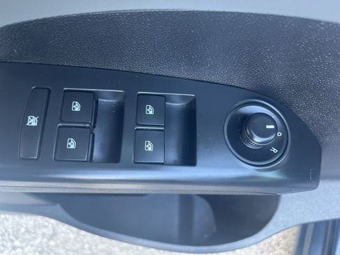 Used 2015 Chevrolet Sonic LT image 11