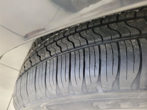 Used 2019 Buick Enclave Essence AWD/4WD image 8