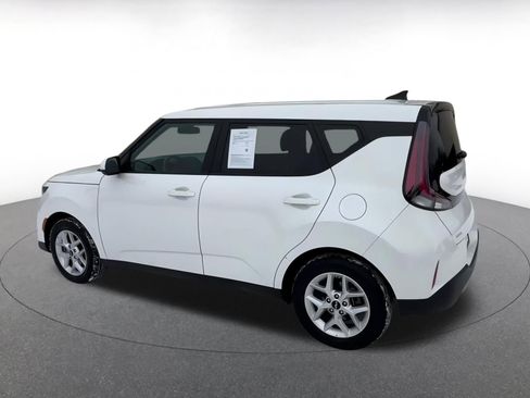 Used 2025 Kia Soul LX w/ LX Technology Package image 10