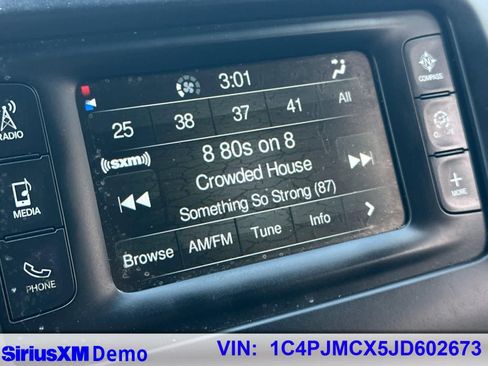 Used 2018 Jeep Cherokee Latitude w/ Altitude Package AWD/4WD image 29