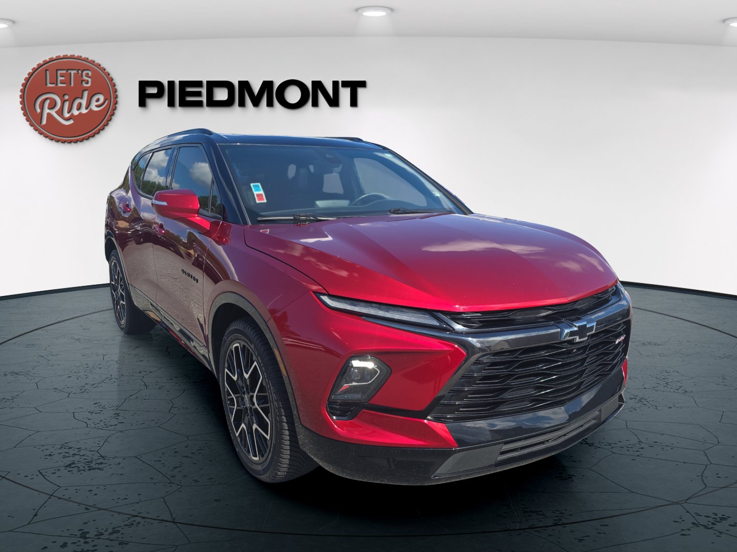 Used 2023 Chevrolet Blazer RS w/ Driver Confidence II Package FWD image 3