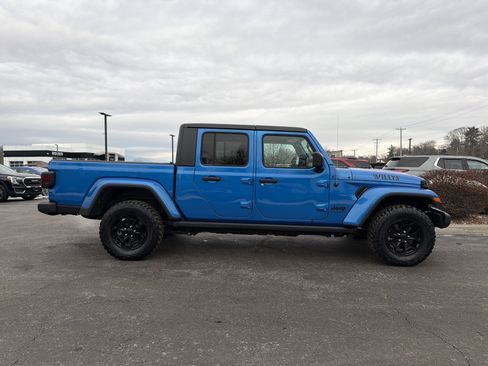 Used 2023 Jeep Gladiator Willys image 4