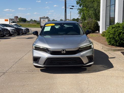 Used 2023 Honda Civic Sport image 13